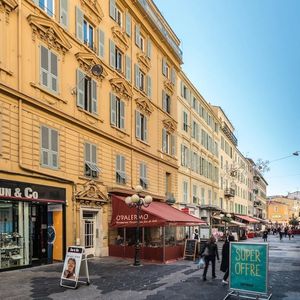 Property in Carre d'Or