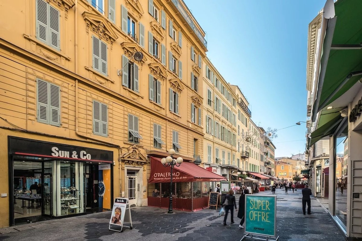 Property photo in Carre d'Or