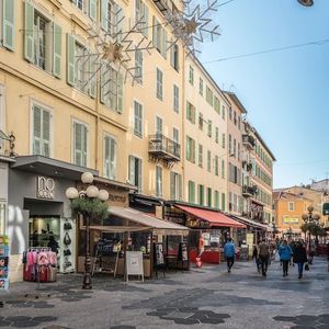 Property in Carre d'Or