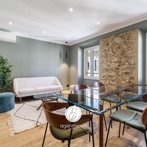 Property in Carre d'Or