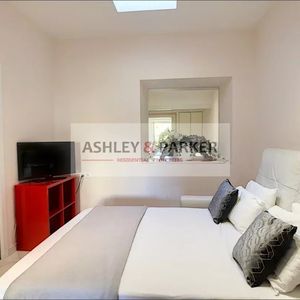 Property in Carre d'Or