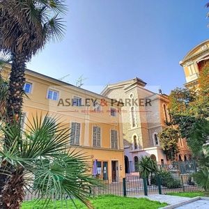 Property in Carre d'Or