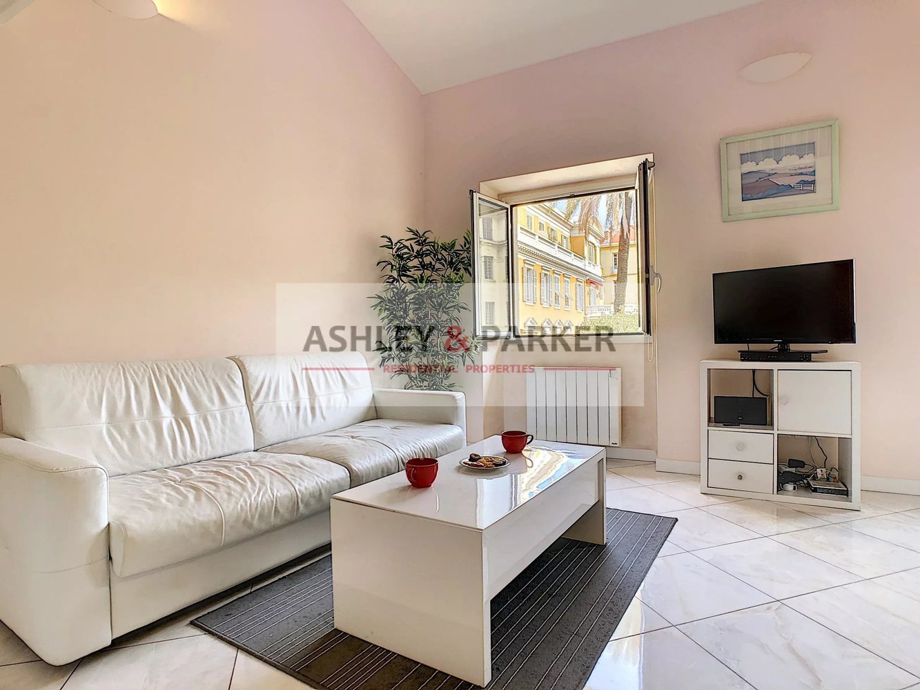 Property photo in Carre d'Or