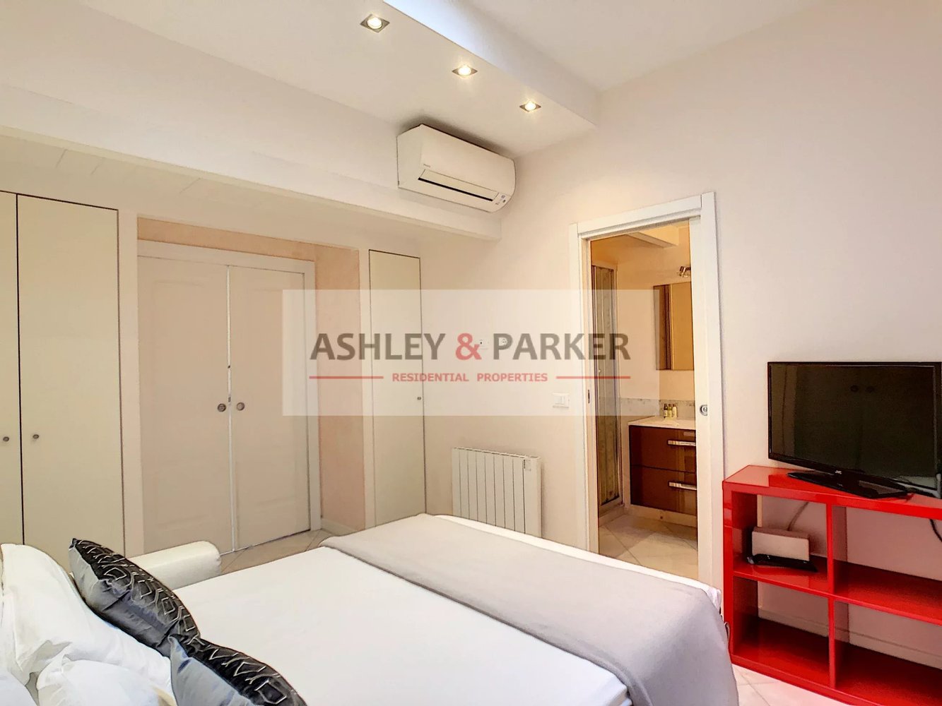 Property photo in Carre d'Or