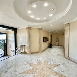 Property in Carre d'Or