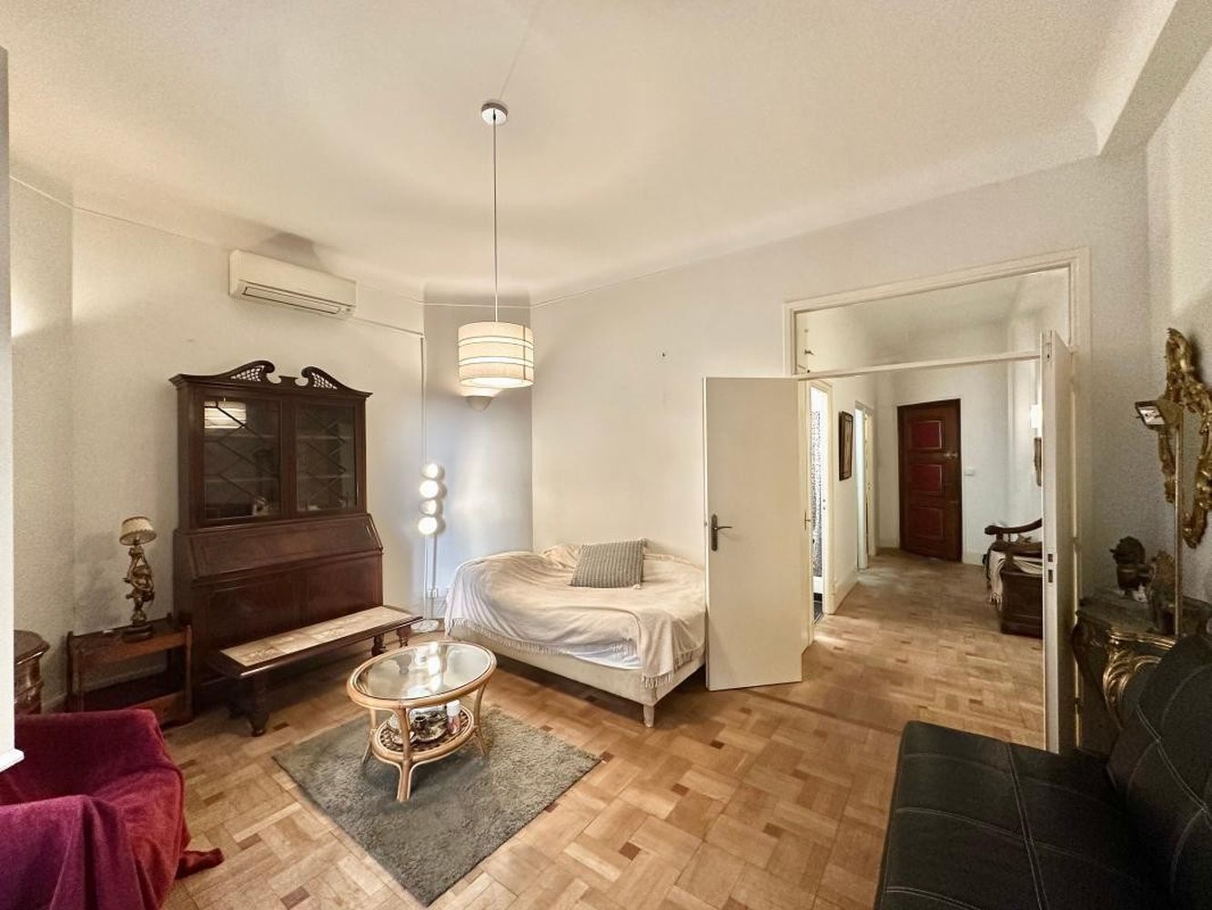 Property photo in Carre d'Or