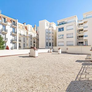 Property in Carre d'Or