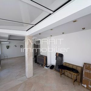 Property in Carre d'Or