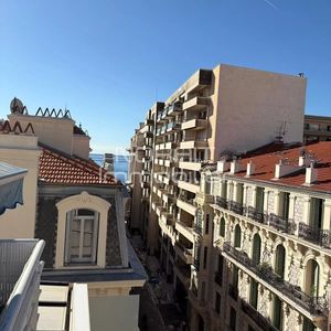 Property in Carre d'Or