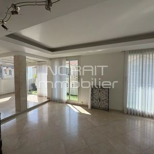 Property in Carre d'Or