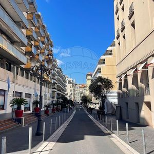 Property in Carre d'Or