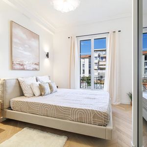 Property in Carre d'Or