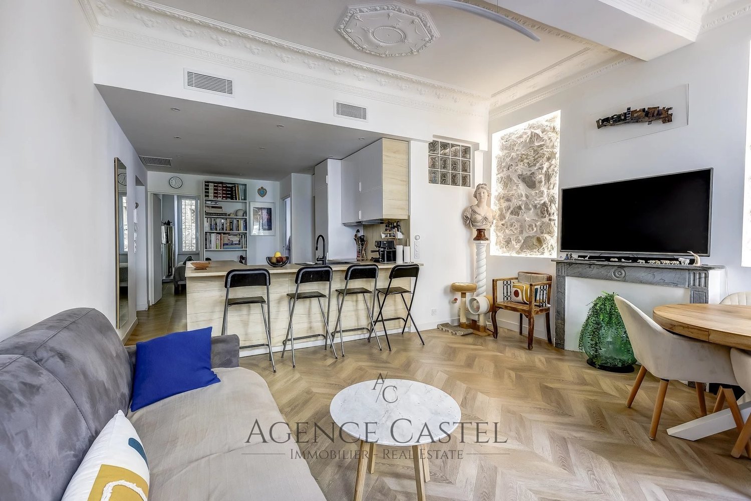 Property photo in Port