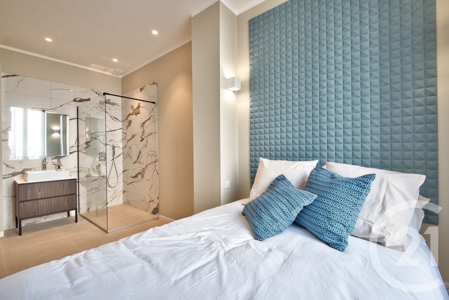 Property photo in Port