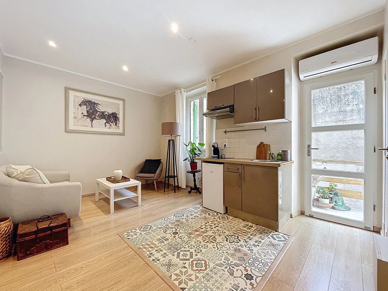 Property photo in Port