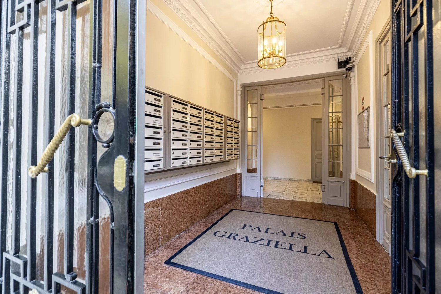 Property photo in Carre d'Argent