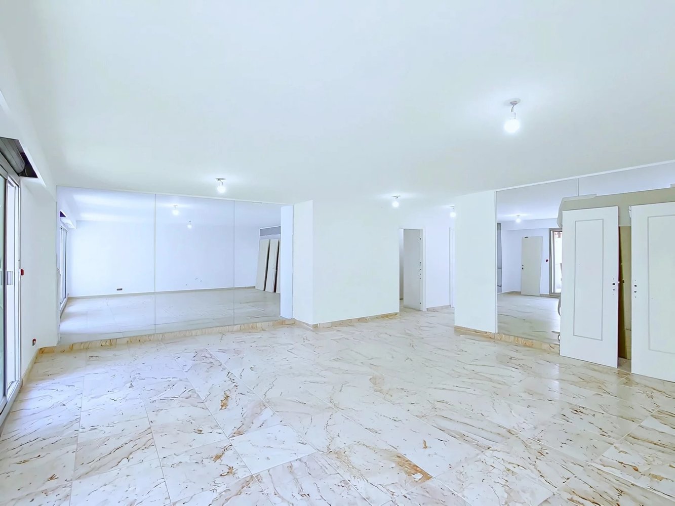 Property photo in Carre d'Argent