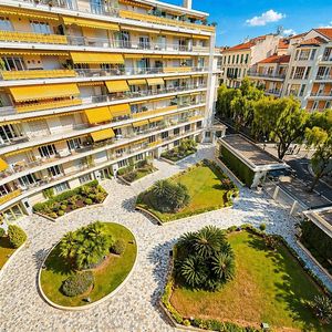 Property in Carre d'Argent