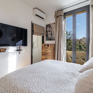 Property in Carre d'Argent