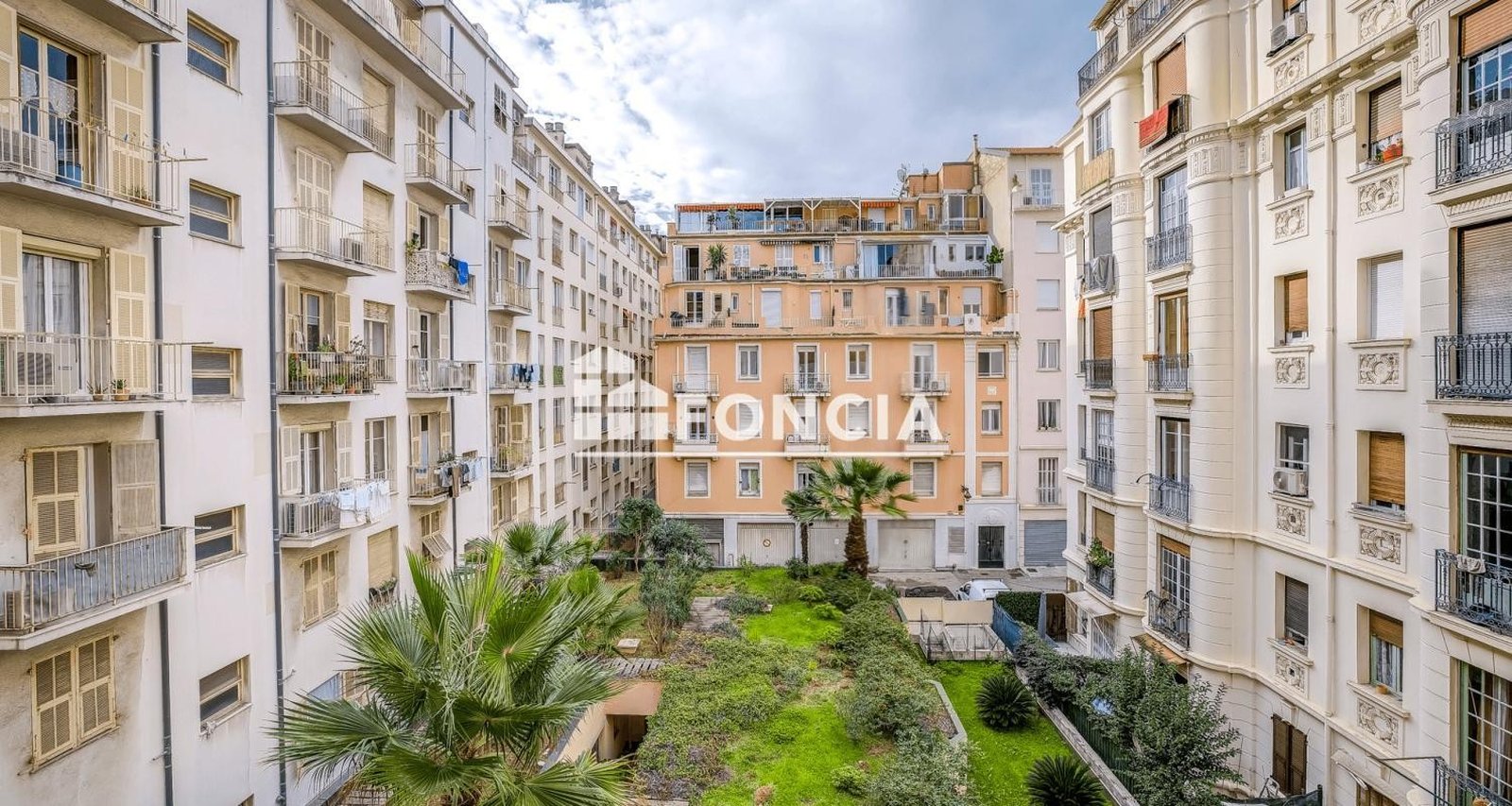 Property photo in Carre d'Argent