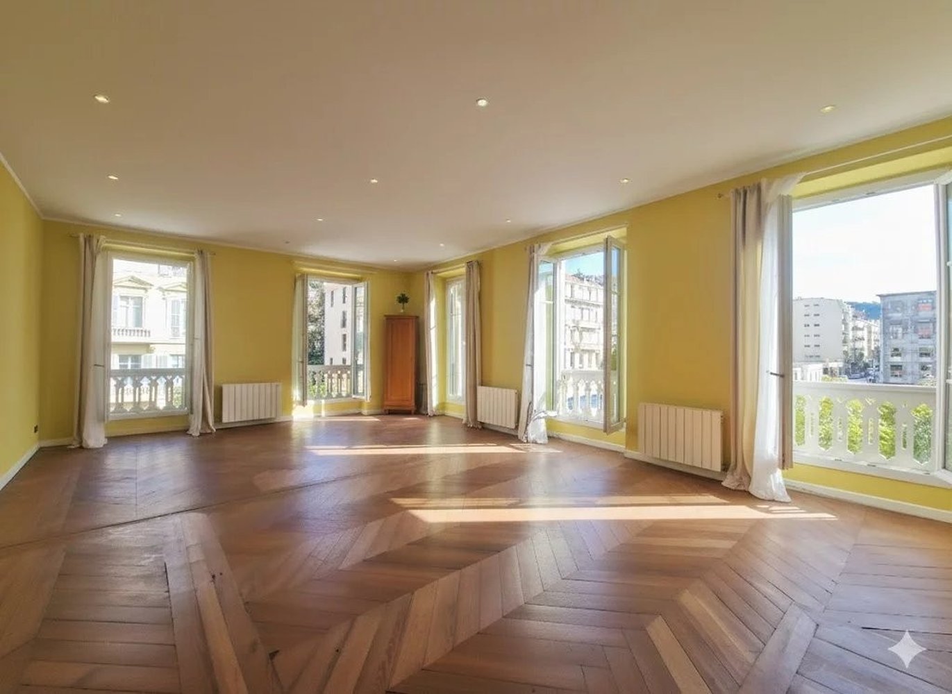 Property photo in Carre d'Argent