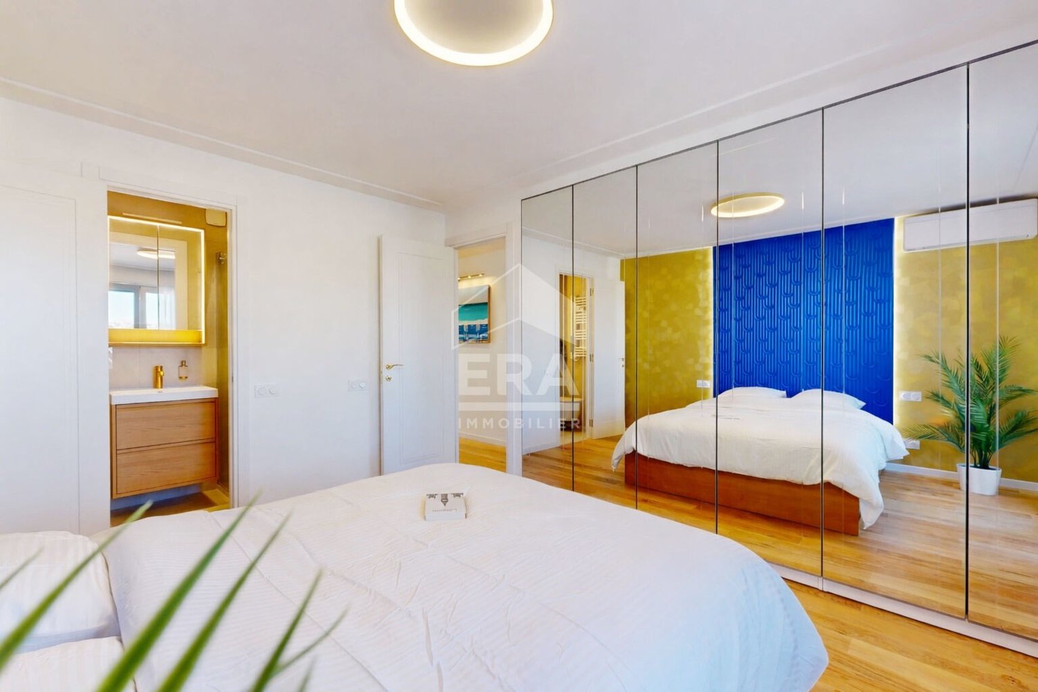 Property photo in Carre d'Or