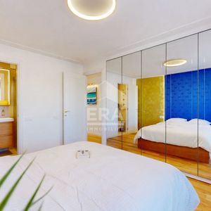 Property in Carre d'Or