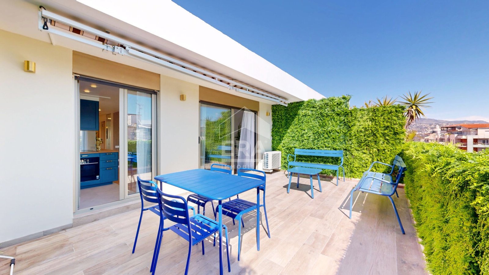 Property photo in Carre d'Or