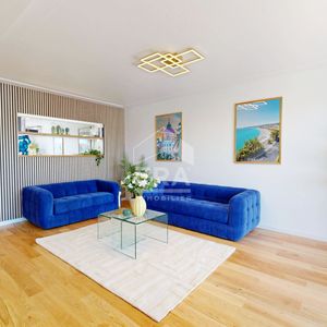 Property in Carre d'Or