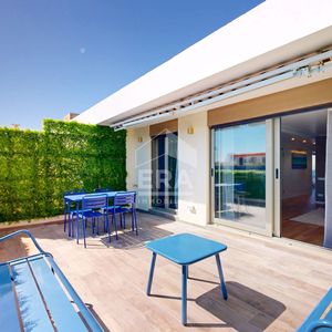 Property in Carre d'Or