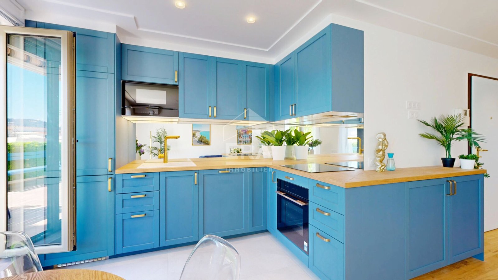 Property photo in Carre d'Or