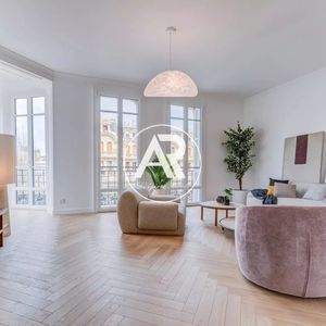 Property in Carre d'Or