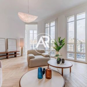 Property in Carre d'Or