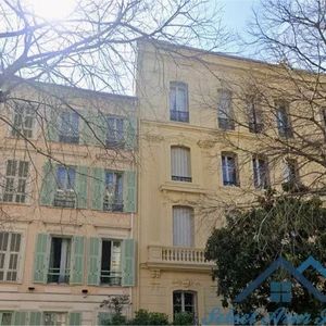 Property in Carre d'Or