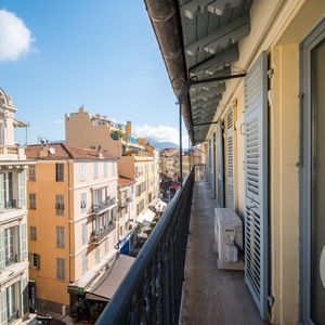 Property in Carre d'Or