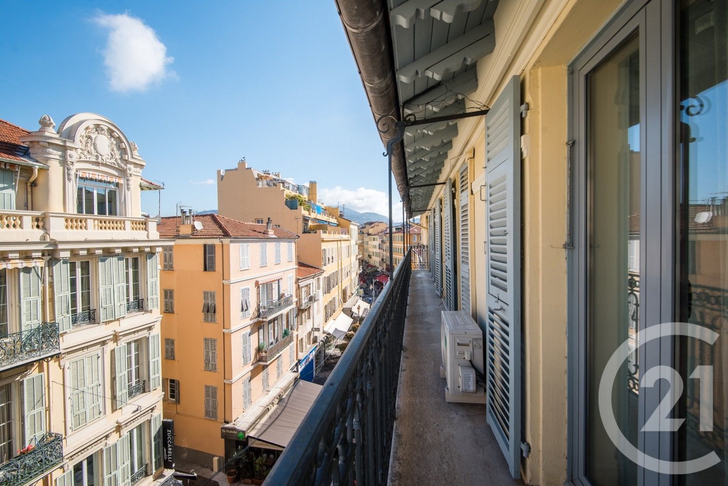 Property photo in Carre d'Or