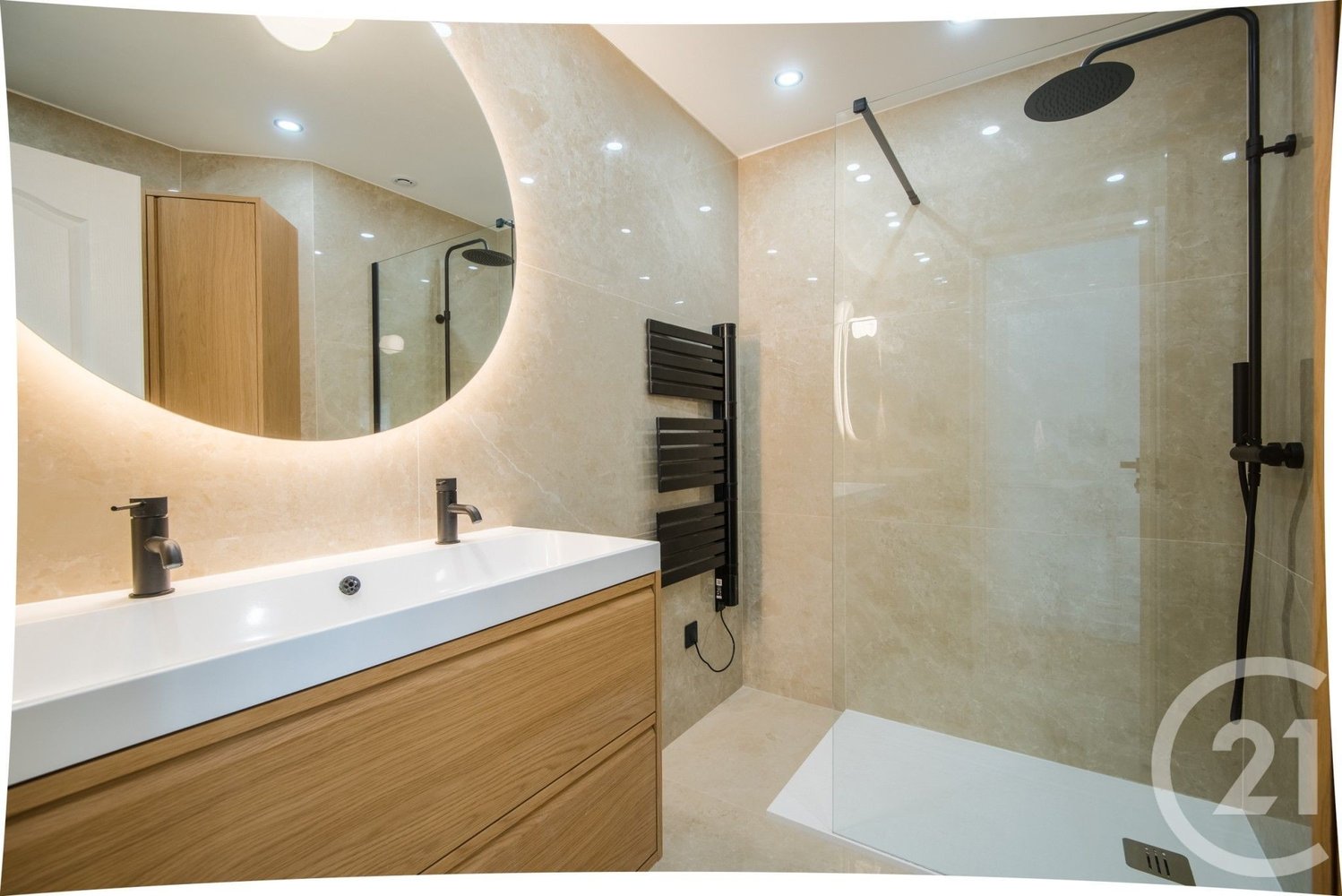 Property photo in Carre d'Or