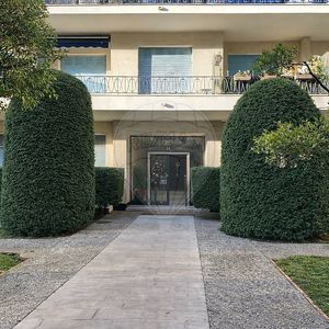 Property in Carre d'Or