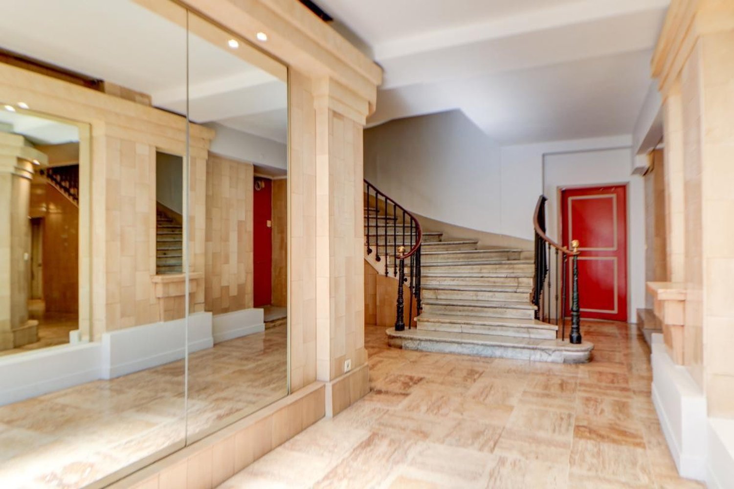 Property photo in Carre d'Or