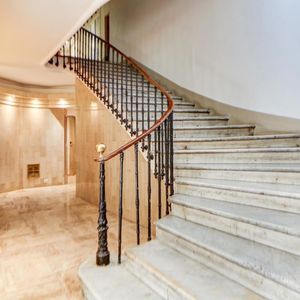 Property in Carre d'Or