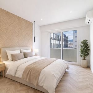 Property in Carre d'Or