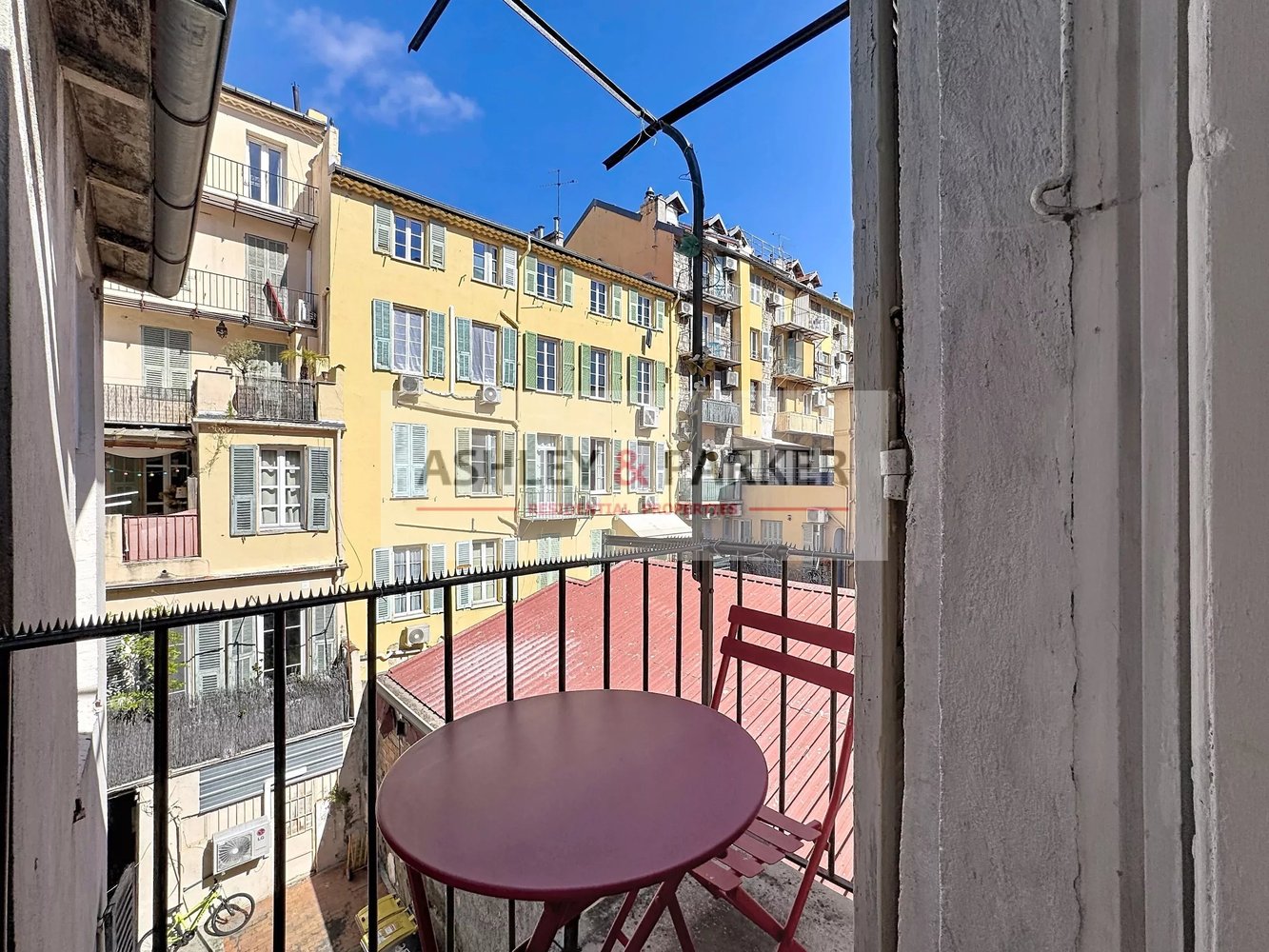 Property photo in Carre d'Or