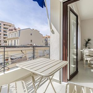 Property in Carre d'Or