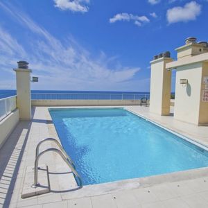 Property in Carre d'Or