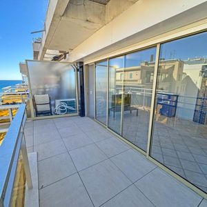 Property in Carre d'Or