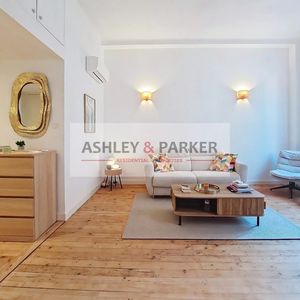 Property in Carre d'Or