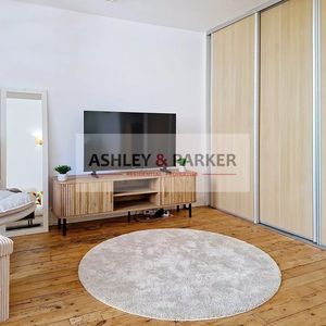 Property in Carre d'Or