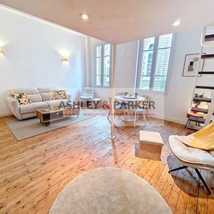 Property in Carre d'Or