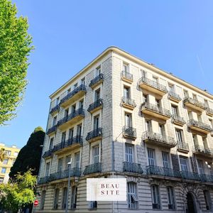 Property in Carre d'Or