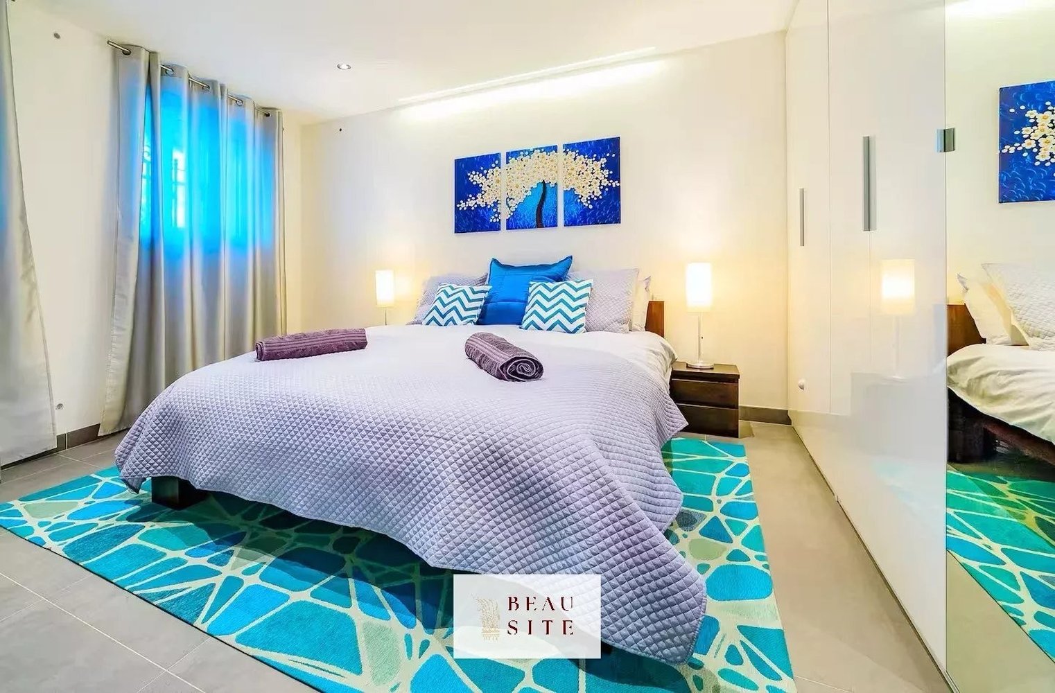 Property photo in Carre d'Or